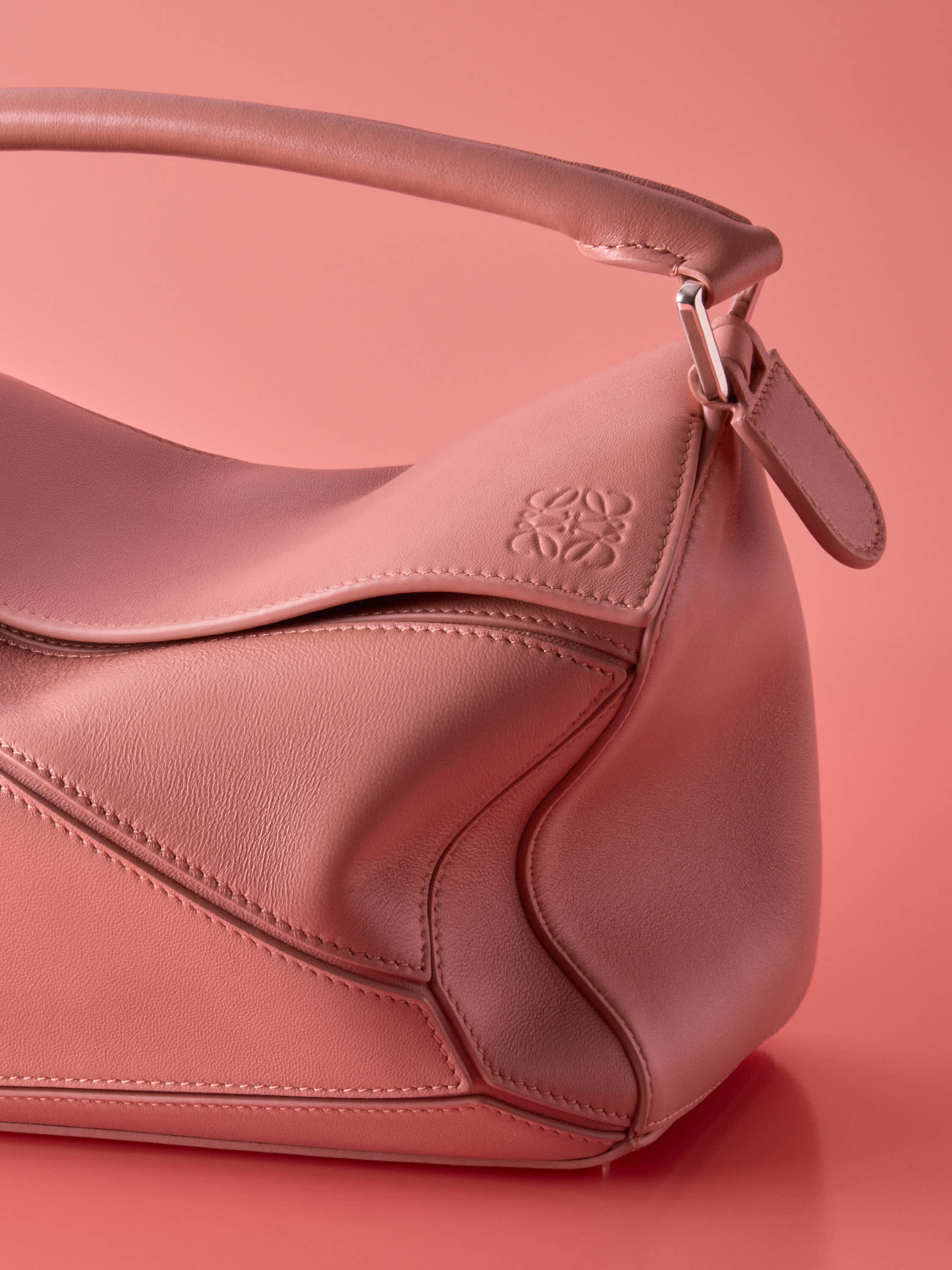 ロエベ公式オンラインストア｜LOEWE - LOEWE Japan official website